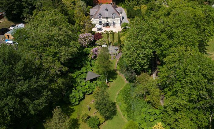 The Cors Country House